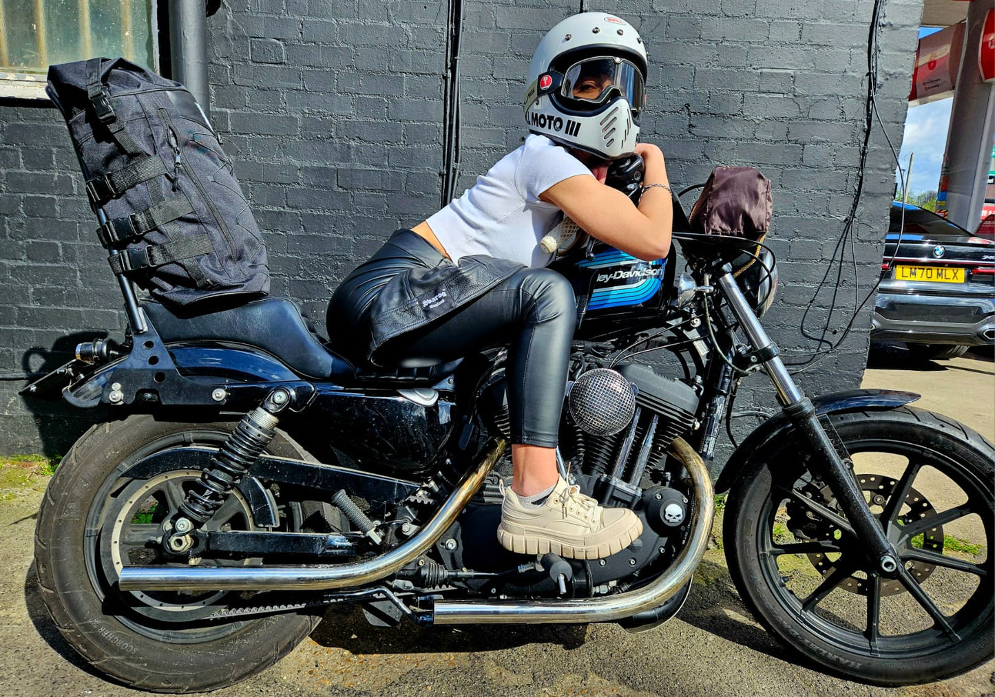 Svarog England Sissybar luggage bag for a chopper or bobber